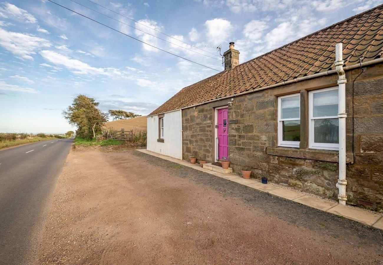 Landhaus in St Andrews - East Cottage | Wood Burning Hot Tub | Garden