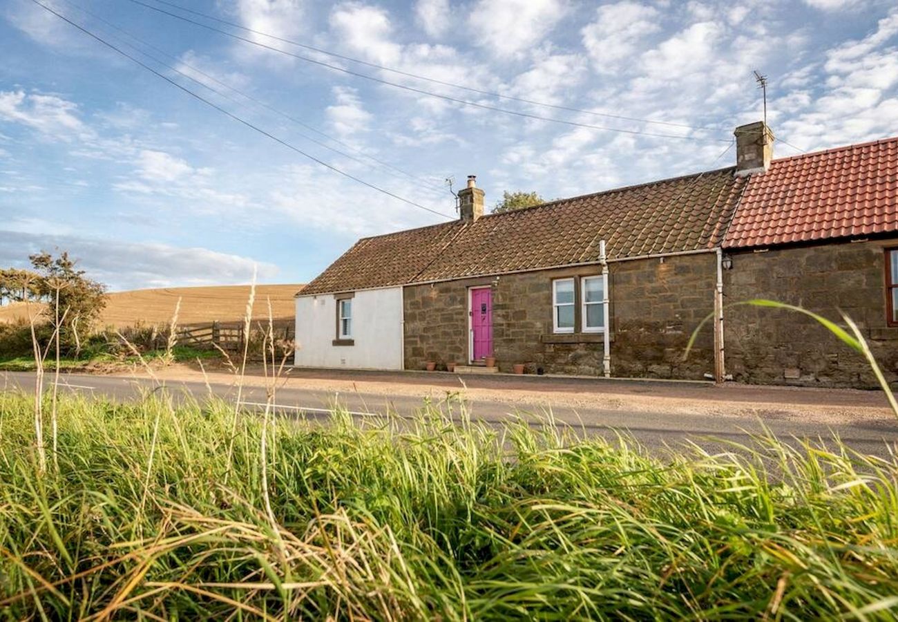 Landhaus in St Andrews - East Cottage | Wood Burning Hot Tub | Garden