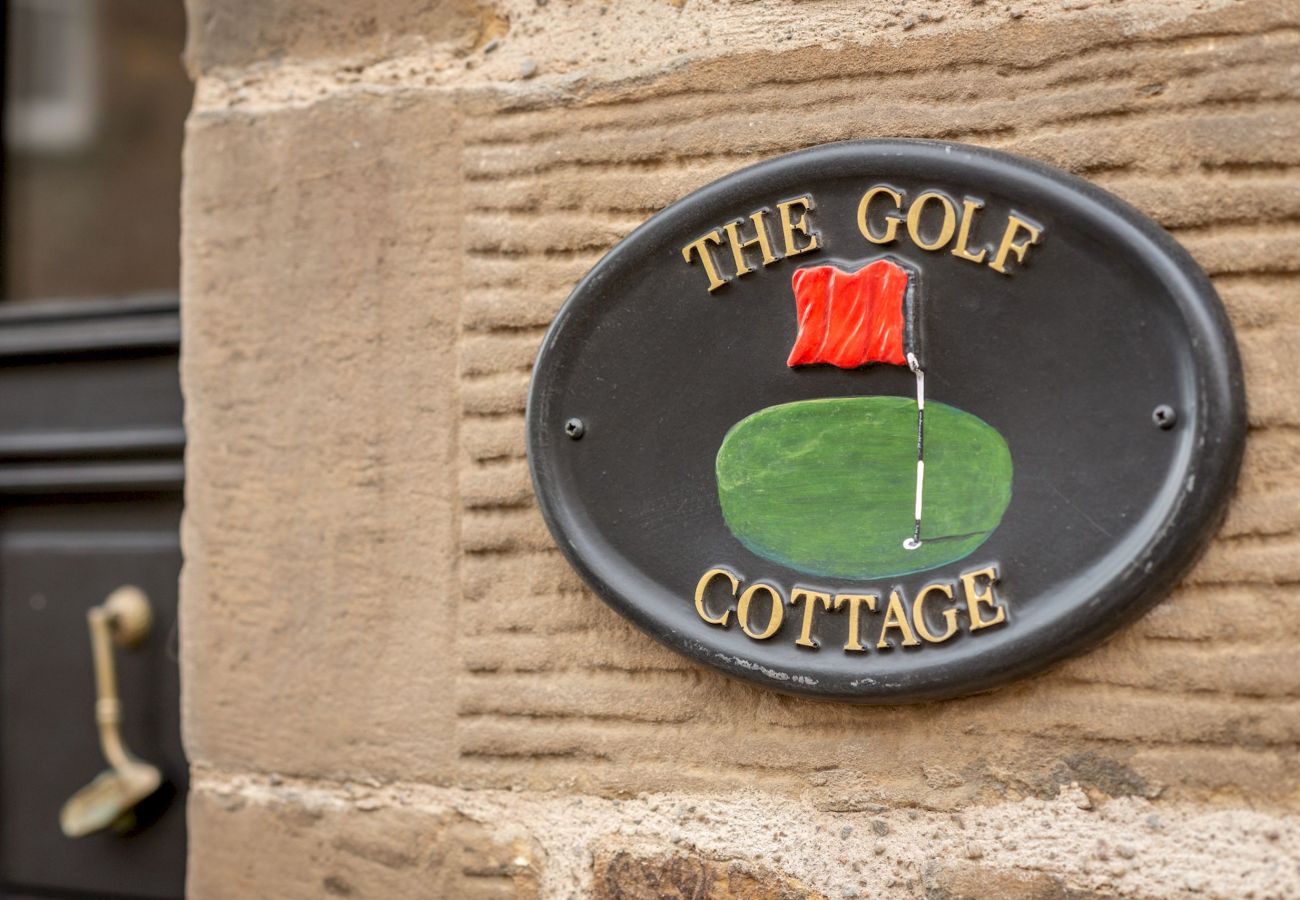 Landhaus in St Andrews - The Golf Cottage - 30 Seconds to The Old Course