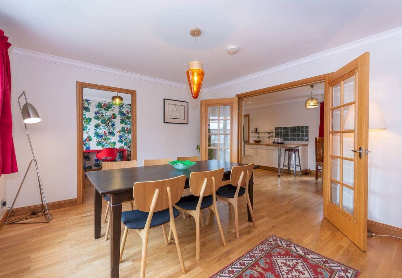 Ferienhaus in St Andrews - Dempster Lodge nr Old Course - Sleeps 10 | Parking