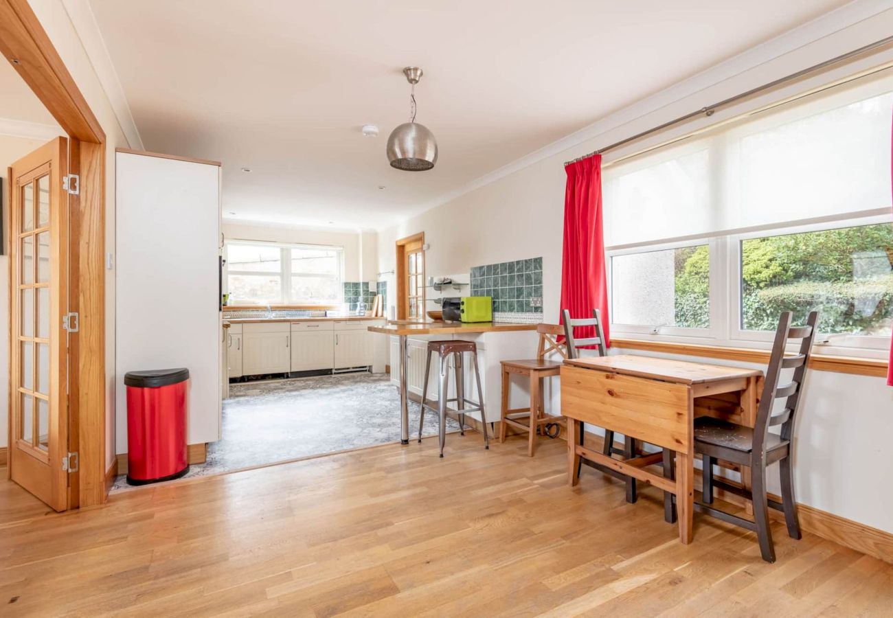 Ferienhaus in St Andrews - Dempster Lodge nr Old Course - Sleeps 10 | Parking