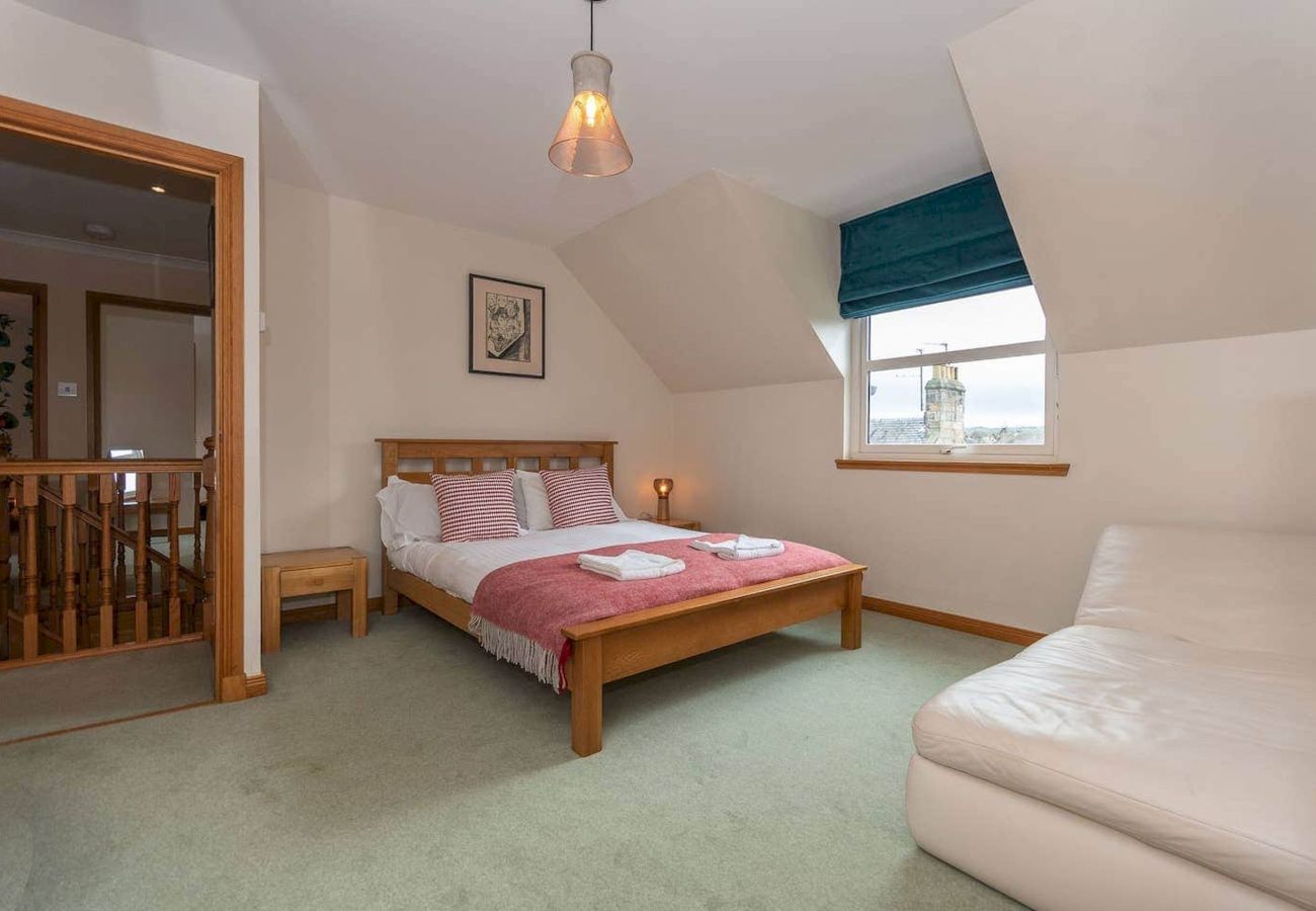 Ferienhaus in St Andrews - Dempster Lodge nr Old Course - Sleeps 10 | Parking