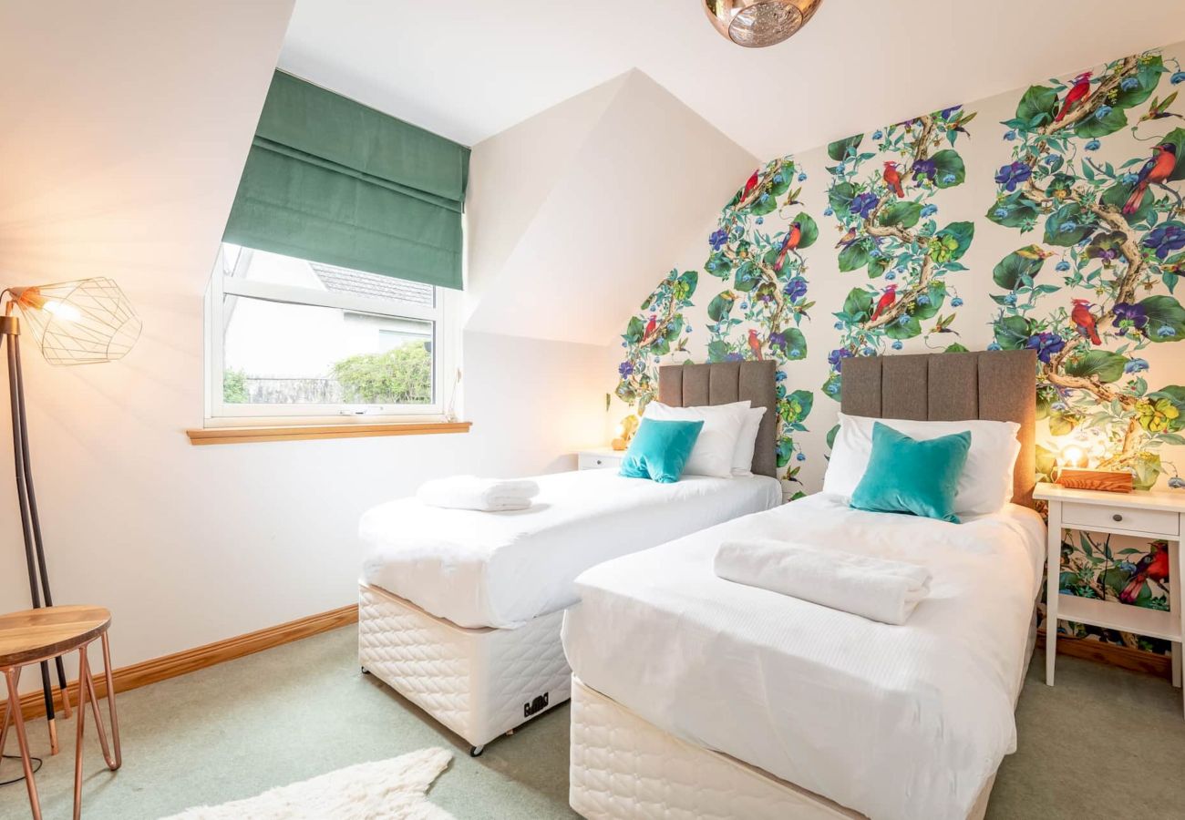 Ferienhaus in St Andrews - Dempster Lodge nr Old Course - Sleeps 10 | Parking