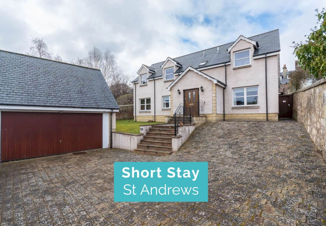 Ferienhaus in St Andrews - Dempster Lodge nr Old Course - Sleeps 10 | Parking