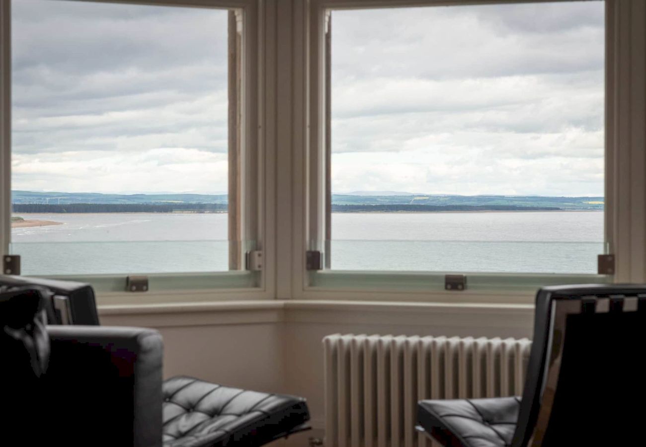 Ferienwohnung in St Andrews - Luxury Penthouse on The Scores | Stunning Views