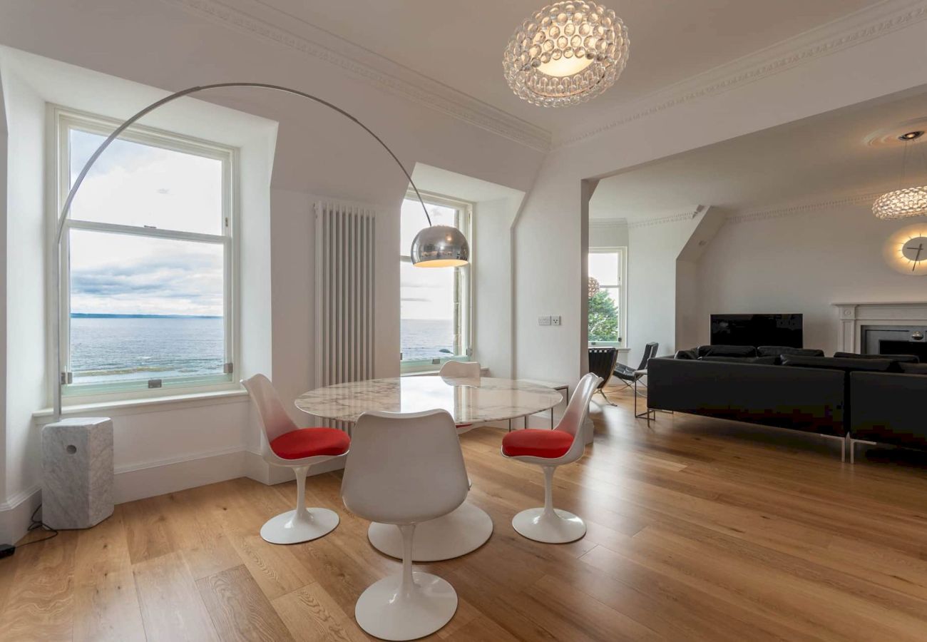 Ferienwohnung in St Andrews - Luxury Penthouse on The Scores | Stunning Views