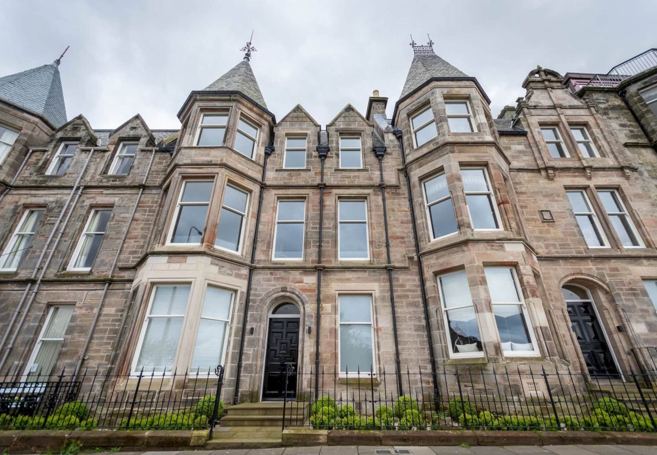 Ferienwohnung in St Andrews - Luxury Penthouse on The Scores | Stunning Views