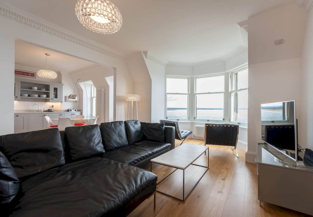 Ferienwohnung in St Andrews - Luxury Penthouse on The Scores | Stunning Views