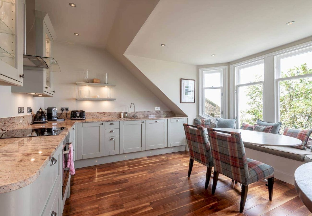 Ferienwohnung in St Andrews - Spectacular Penthouse | 100 yds to Old Course | Ba