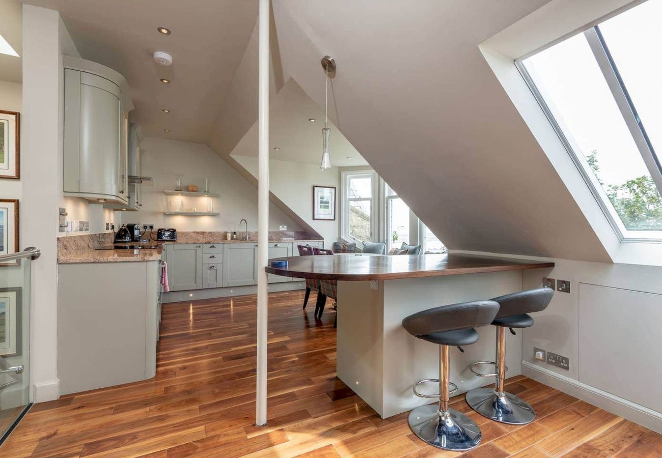 Ferienwohnung in St Andrews - Spectacular Penthouse | 100 yds to Old Course | Ba