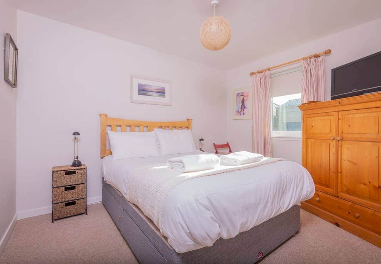 Ferienhaus in Elie - Stonesthrow Elie | 2 Mins to Beach | Free Parking