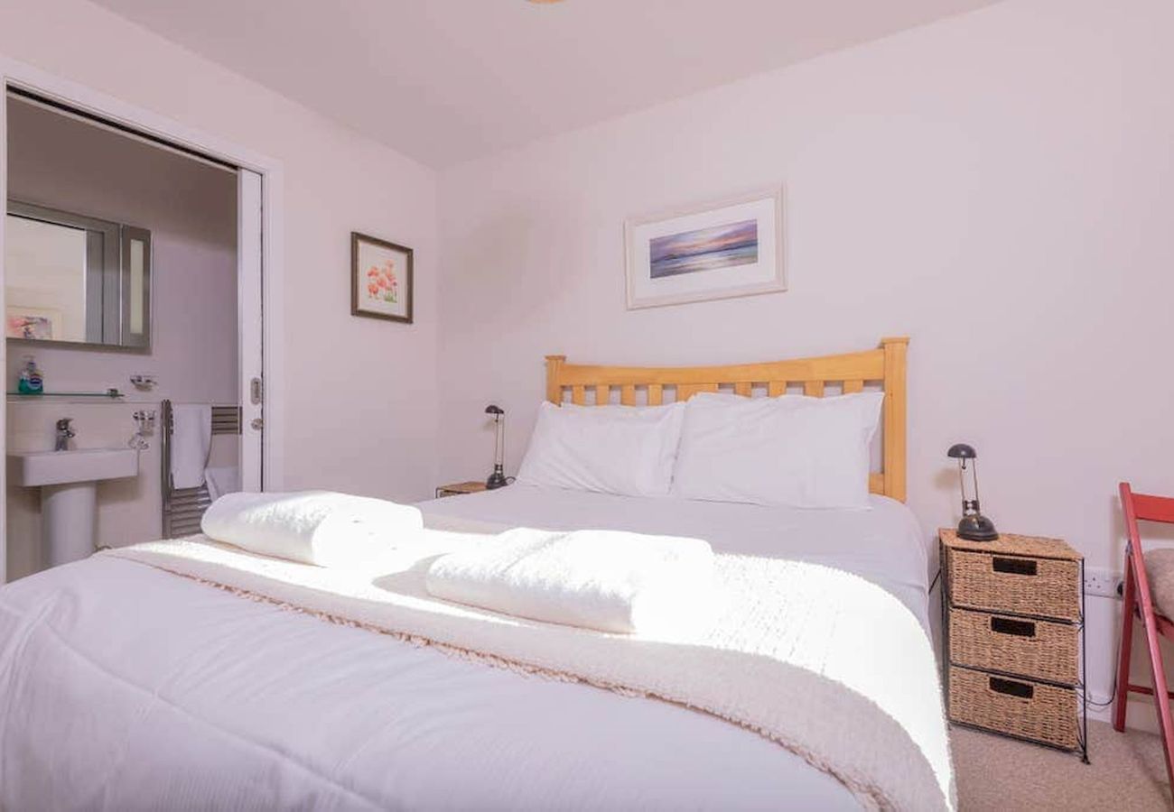 Ferienhaus in Elie - Stonesthrow Elie | 2 Mins to Beach | Free Parking