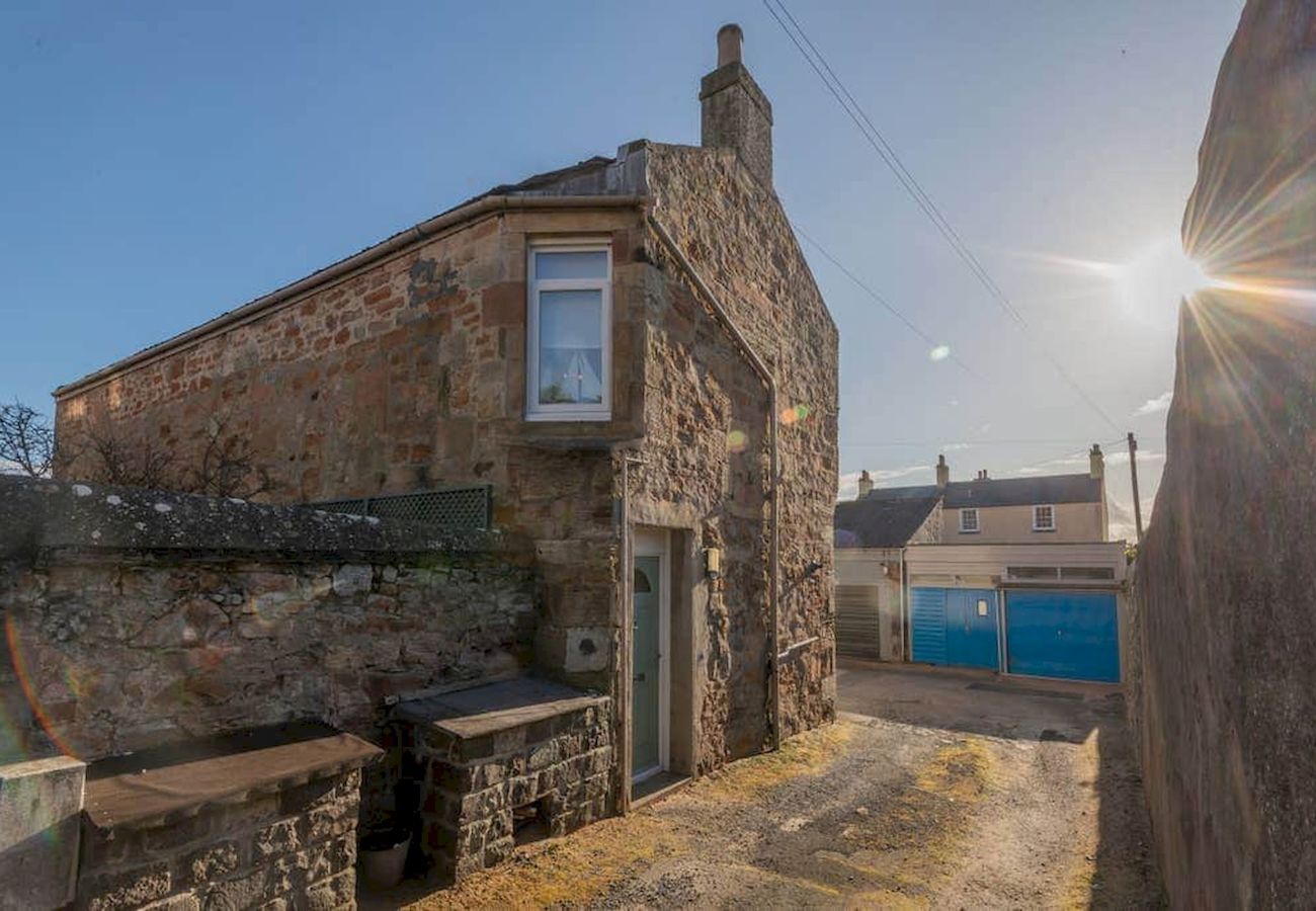 Ferienhaus in Elie - Stonesthrow Elie | 2 Mins to Beach | Free Parking