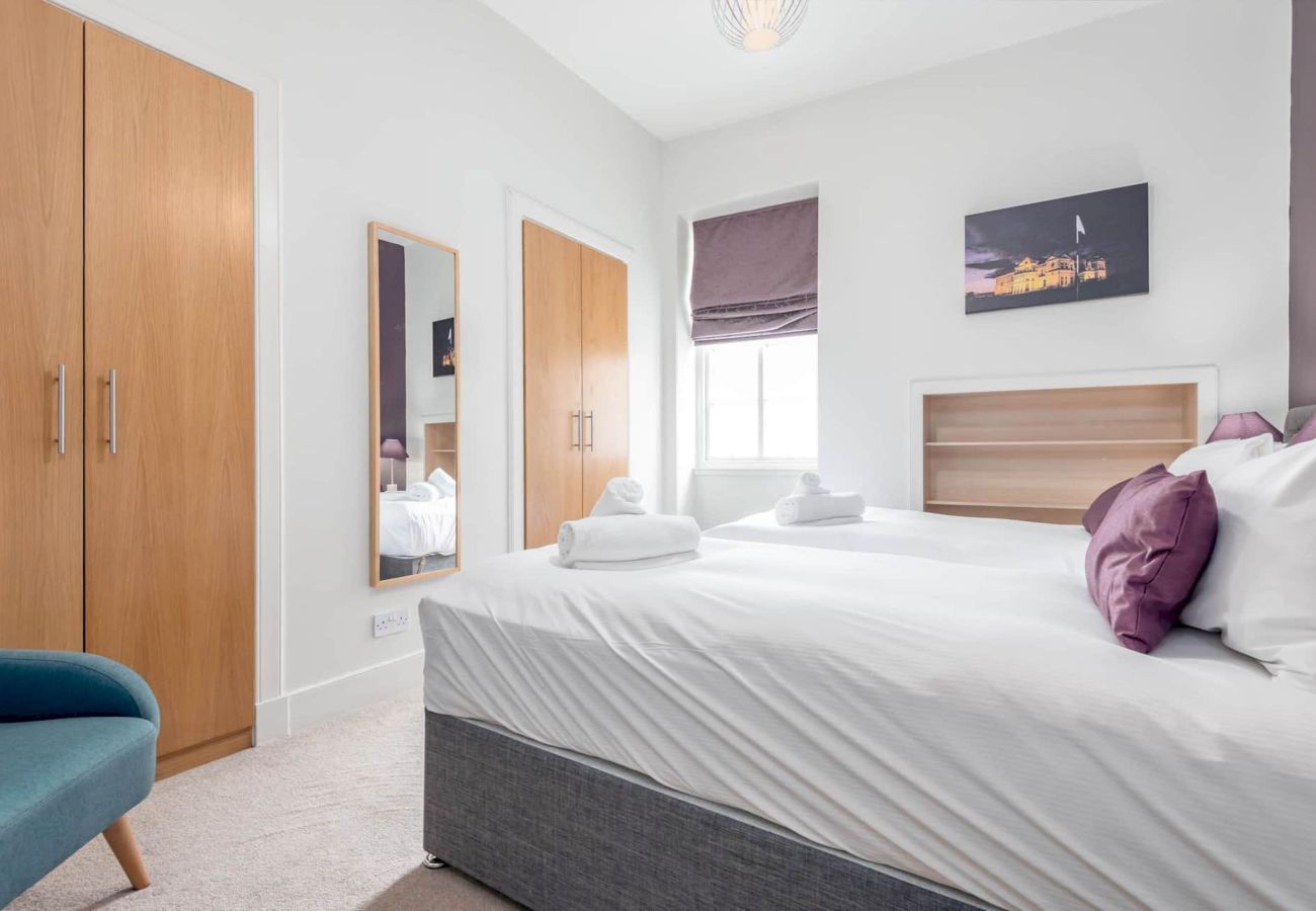 Ferienhaus in St Andrews - Gibson Place - 15 Secs to The Old Course | Parking