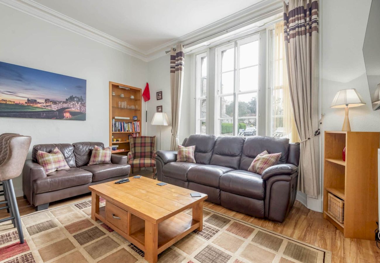 Ferienhaus in St Andrews - Gibson Place - 15 Secs to The Old Course | Parking