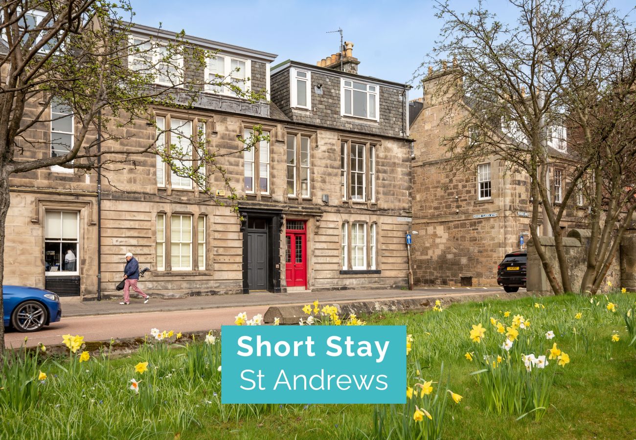 Ferienhaus in St Andrews - Gibson Place - 15 Secs to The Old Course | Parking