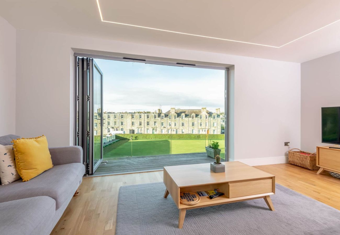 Ferienwohnung in St Andrews - Luxury Balcony Apartment in St Andrews | Parking