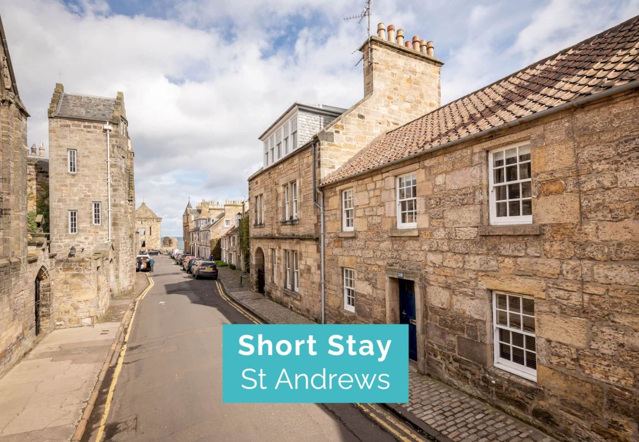 Ferienwohnung in St Andrews - Castle Loft - 2 Bed - Central - Close to castle