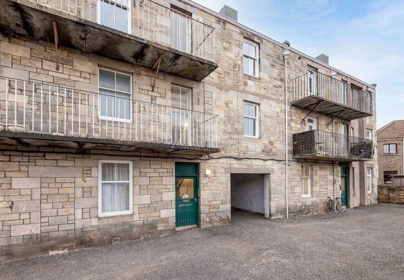 Ferienwohnung in St Andrews - Pipeland Loft | Central | Parking