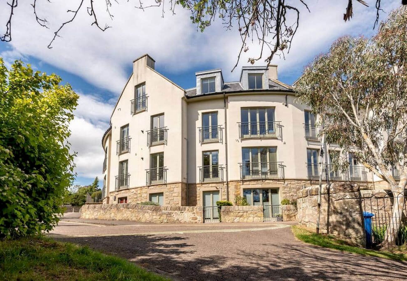 Ferienwohnung in St Andrews - The Argyle Apartment | Luxury | Central | Parking