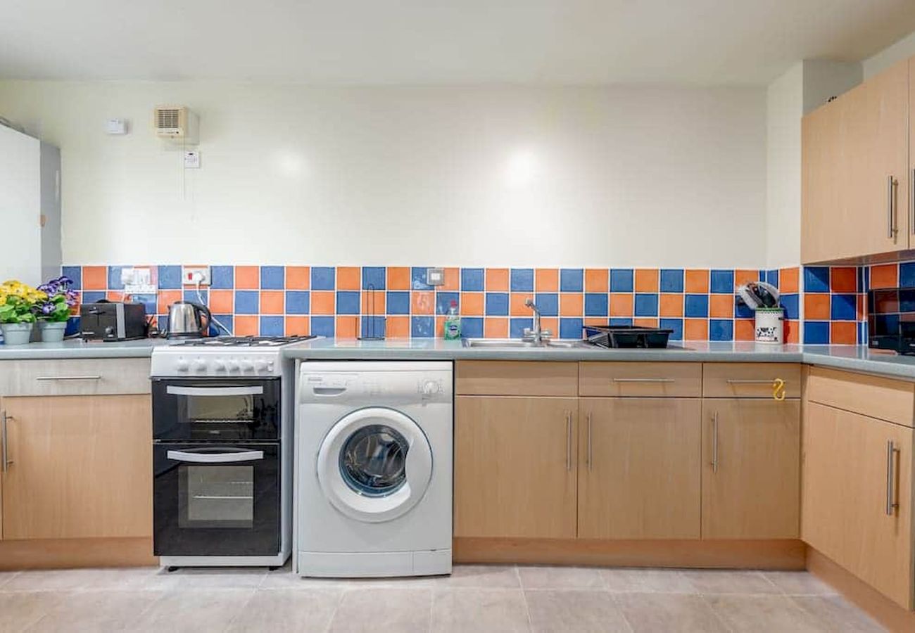 Ferienwohnung in St Andrews - Eddie Court - Central 2 Bed Apartment - Parking