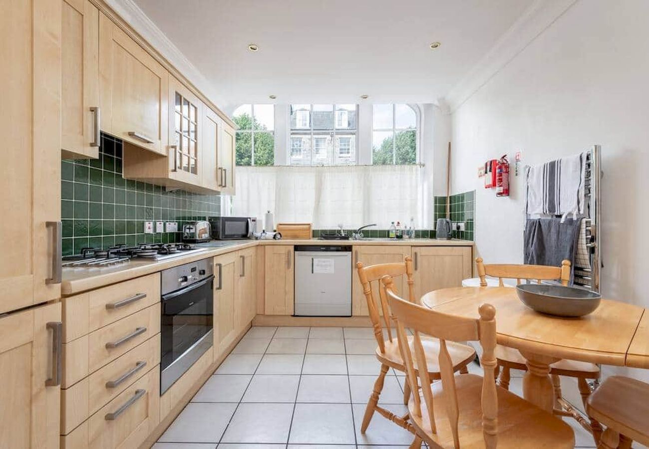 Ferienwohnung in St Andrews - Flat 2 Southgait Hall - Central 2 Bed Apt with Par