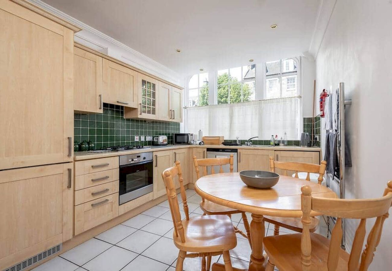 Ferienwohnung in St Andrews - Flat 2 Southgait Hall - Central 2 Bed Apt with Par