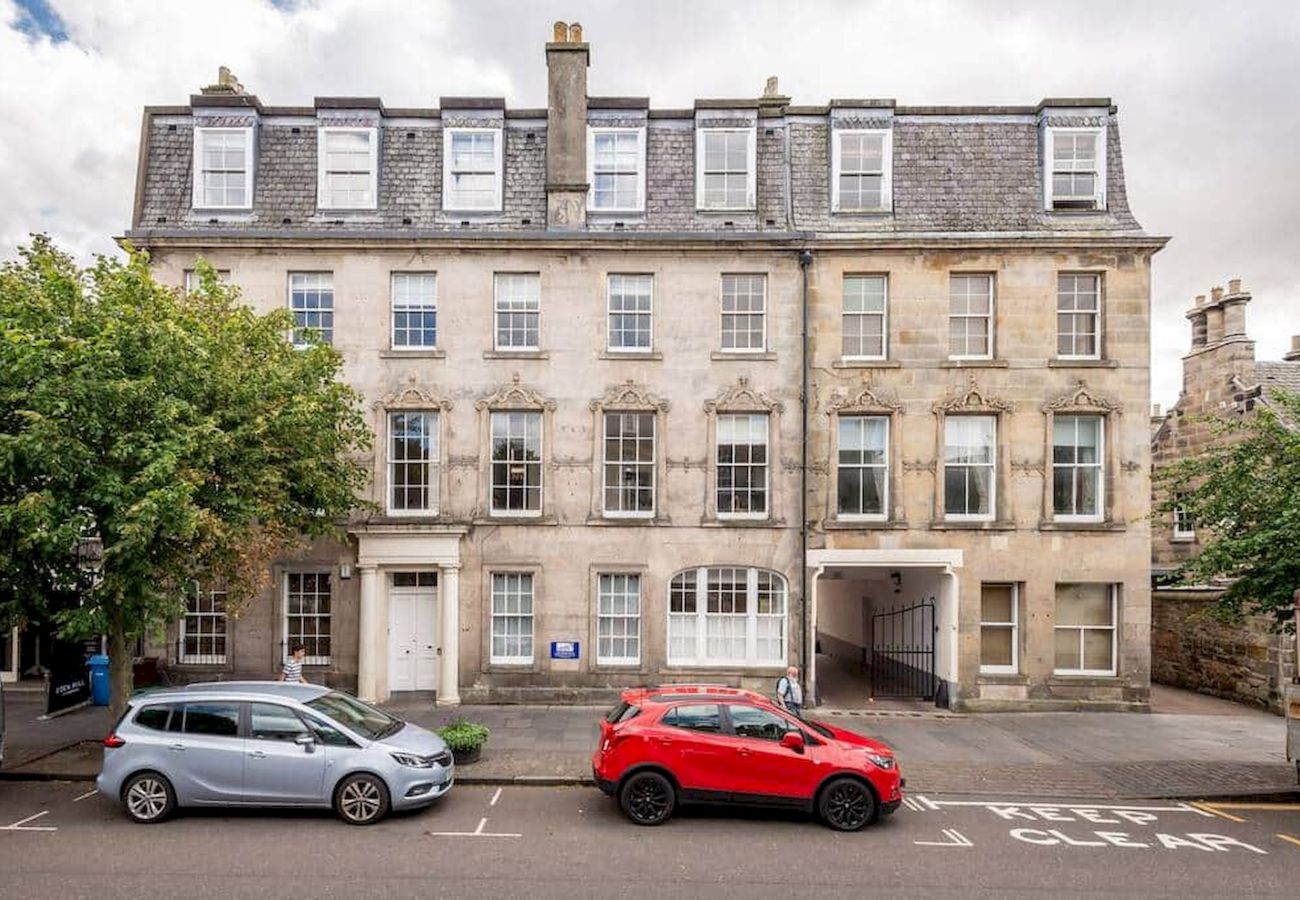 Ferienwohnung in St Andrews - Flat 2 Southgait Hall - Central 2 Bed Apt with Par