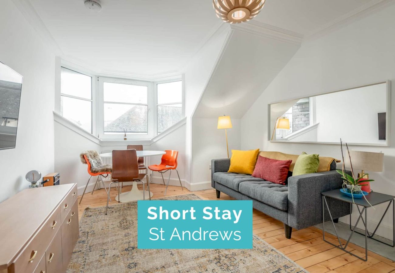 Ferienwohnung in St Andrews - Chic Central 2 Bed Loft Apartment