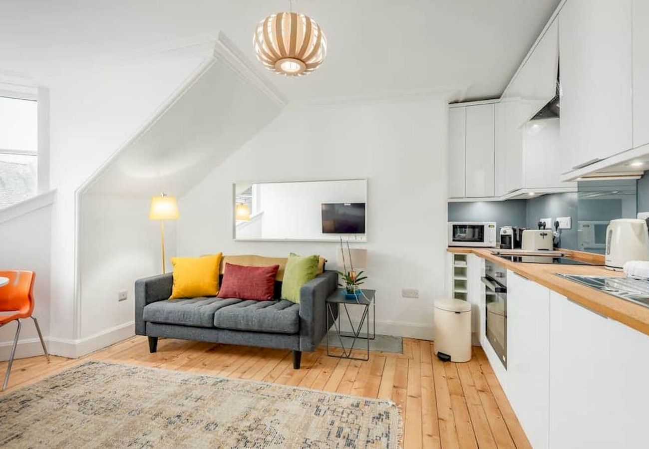 Ferienwohnung in St Andrews - Chic Central 2 Bed Loft Apartment