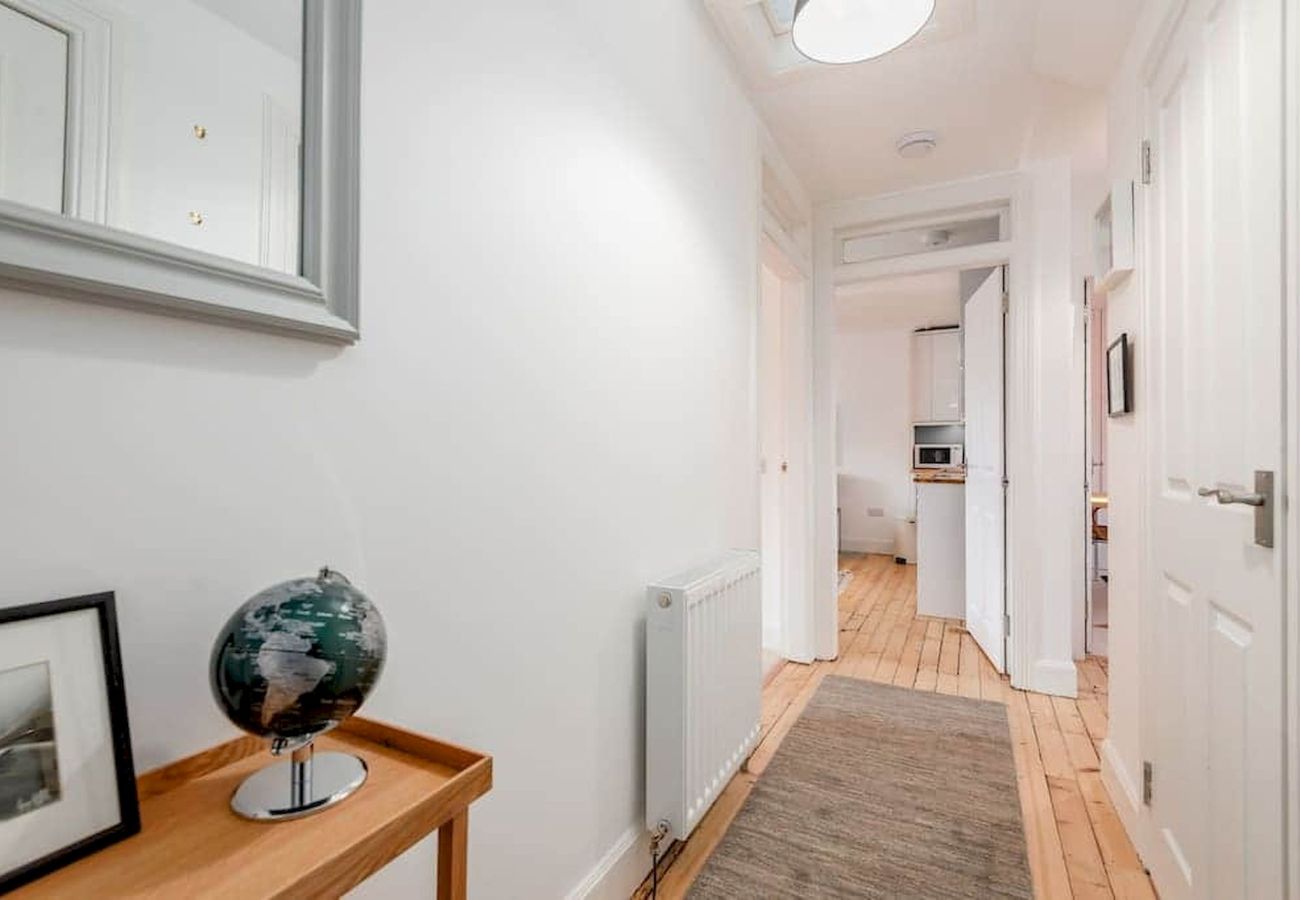 Ferienwohnung in St Andrews - Chic Central 2 Bed Loft Apartment