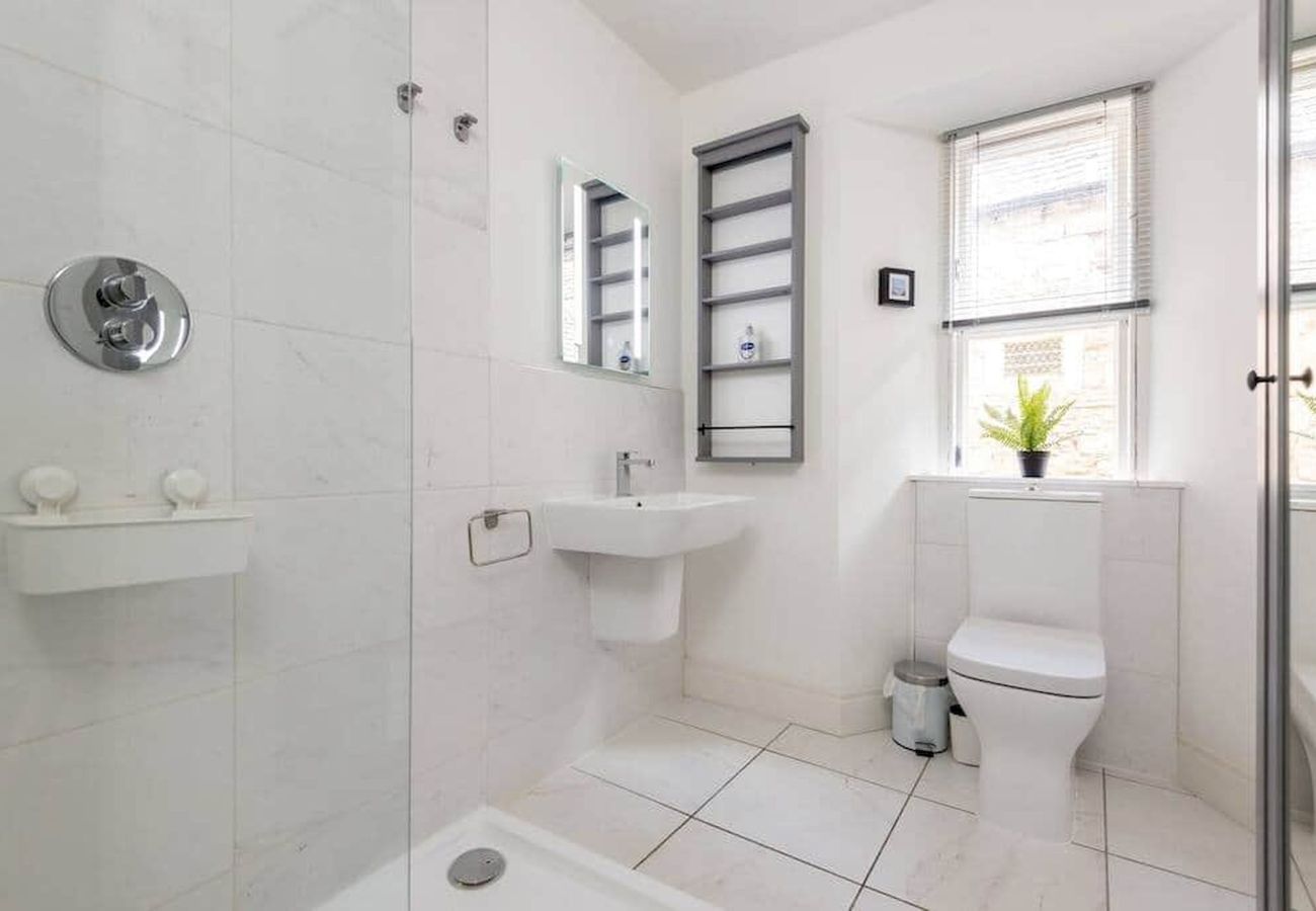 Ferienwohnung in St Andrews - Stylish Apartment | Sleeps 4 | South Street St And