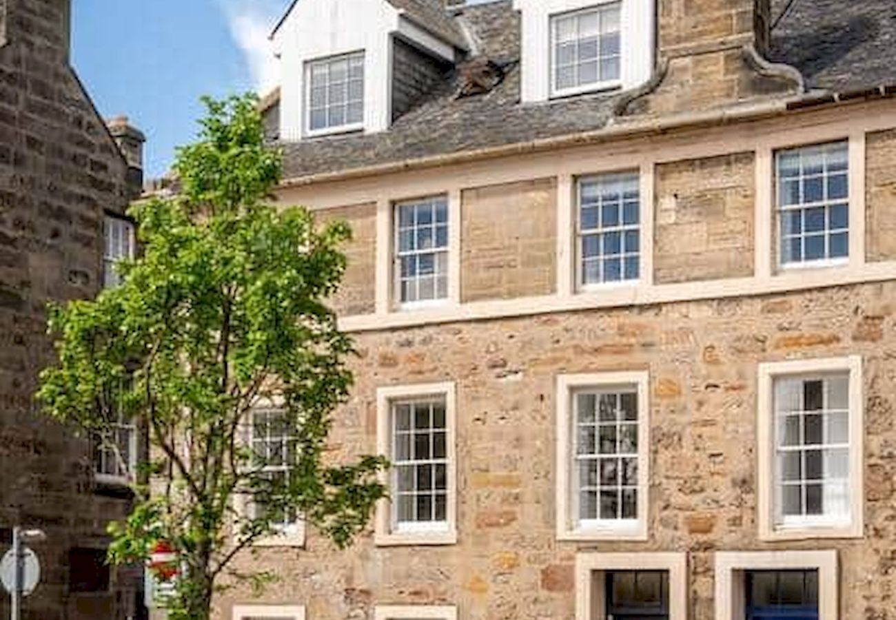 Ferienwohnung in St Andrews - Skye Sands | South Street Residence