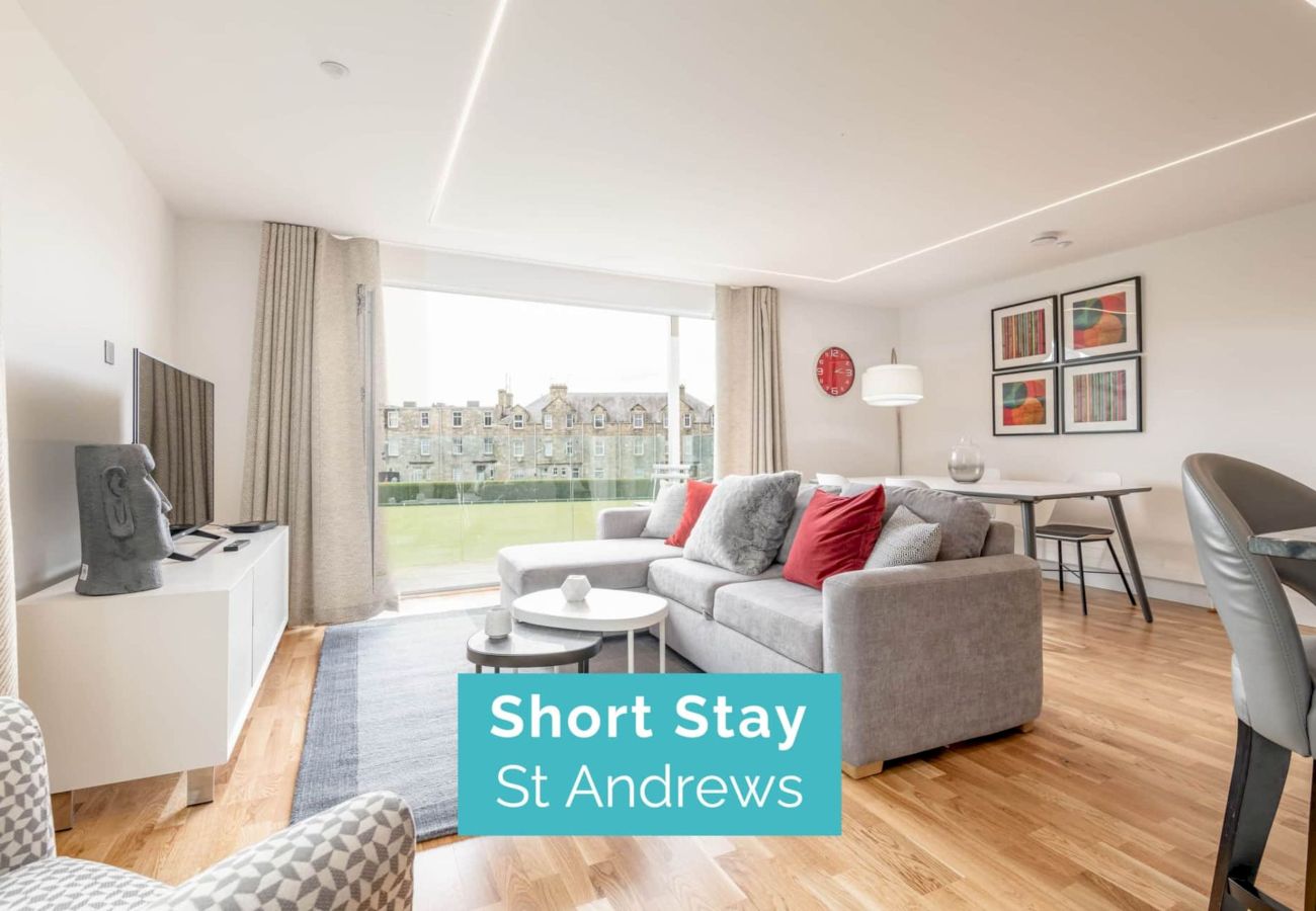 Ferienwohnung in St Andrews - Luxury Apartment with Balcony | Free Parking