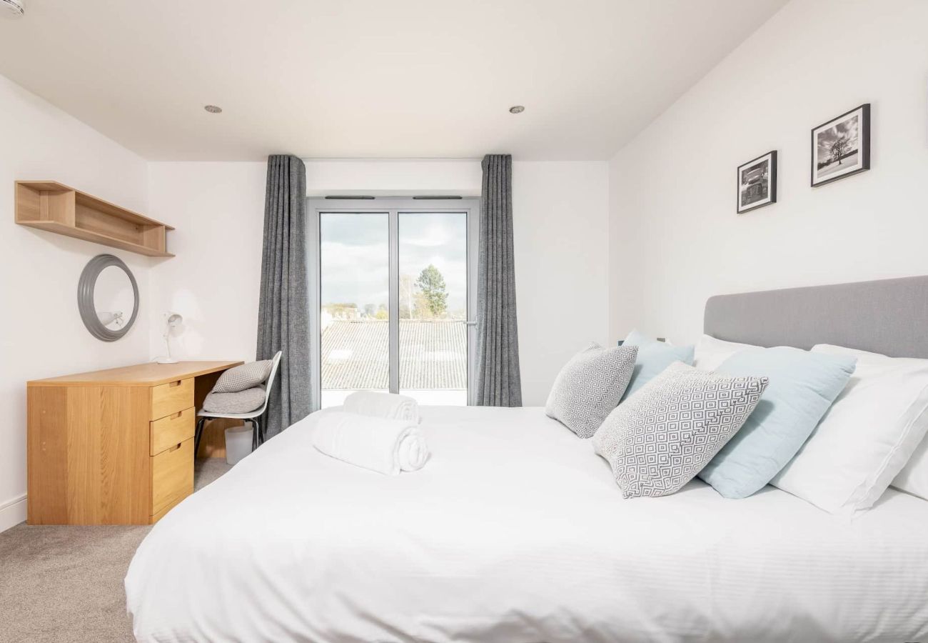 Ferienwohnung in St Andrews - Luxury Apartment with Balcony | Free Parking