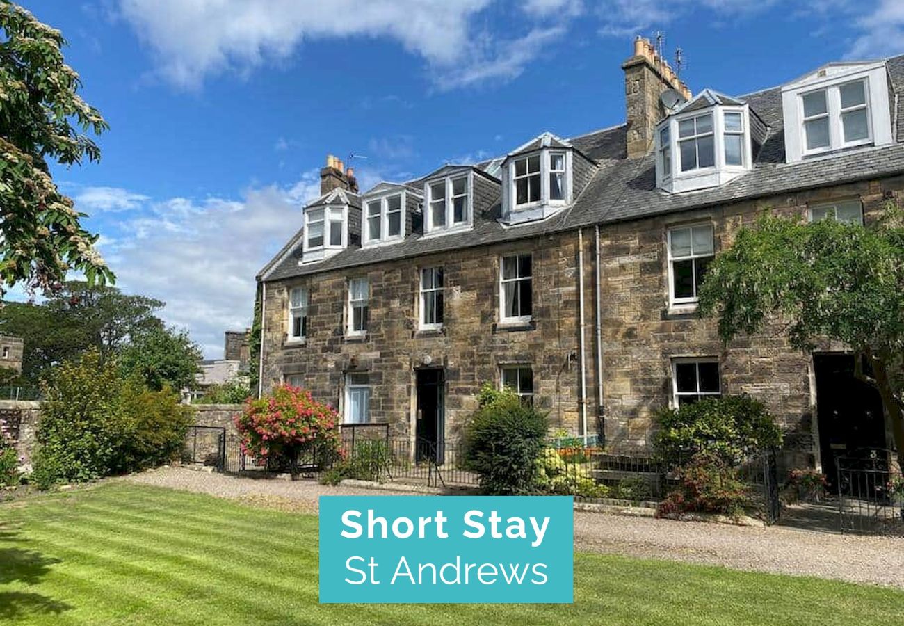 Ferienwohnung in St Andrews - Abbotsford Place  - Sleeps 6 - Parking