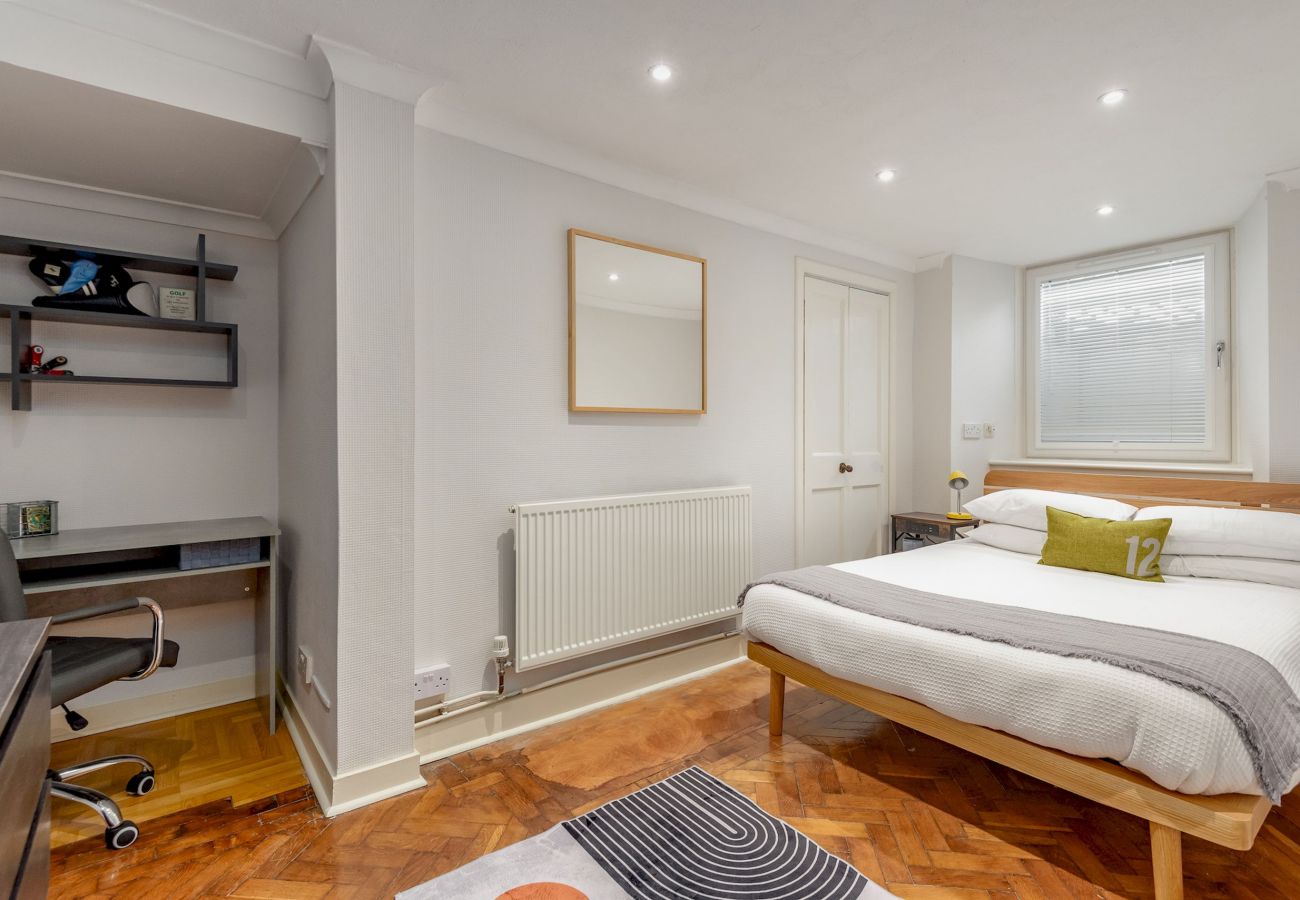 Ferienwohnung in St Andrews - Greyfriars Snug | 5 min walk to the Old Course