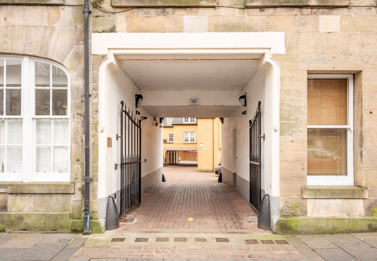 Ferienwohnung in St Andrews - Flat 17 Southgait Hall | Central 3 Bed Apt