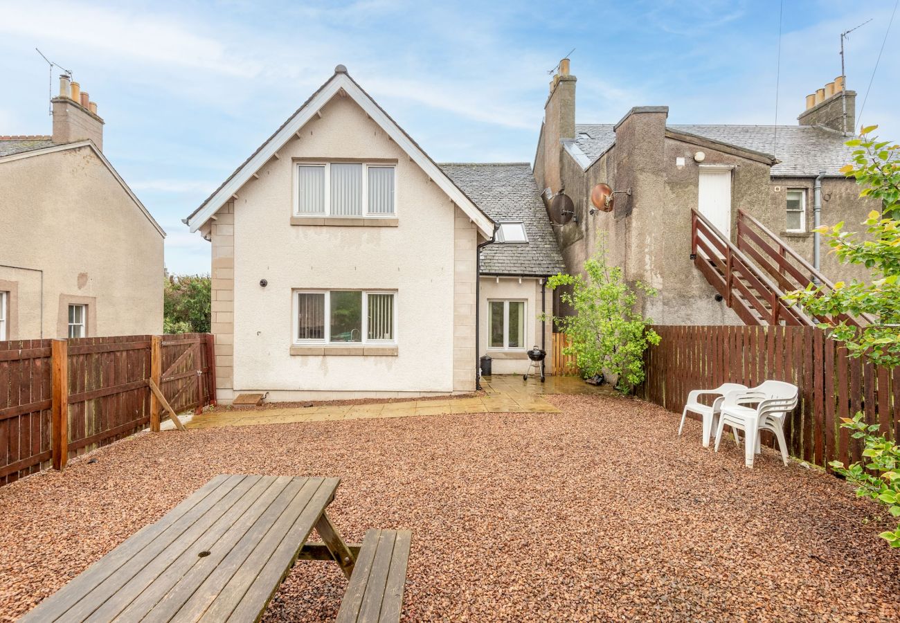 Ferienhaus in St Andrews - Kinnessburn Villa | Parking | St Andrews