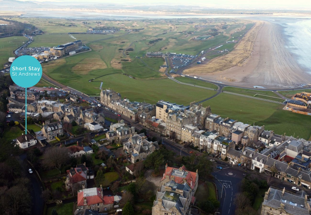 Ferienhaus in St Andrews - The Windmill Room | 1 min to Old Course