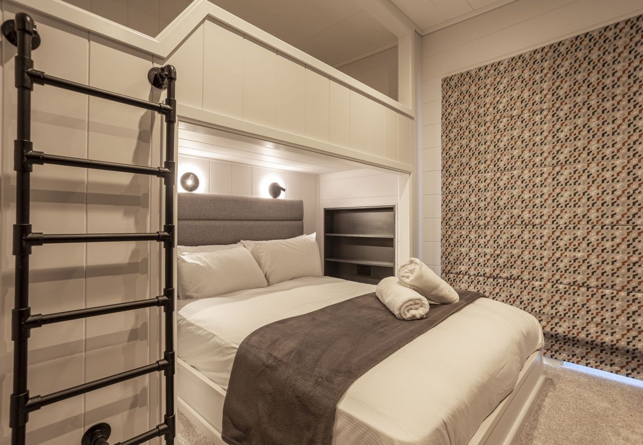 Mobile home in St Andrews - Lodge No 147 | Stewarts Resort Cameron