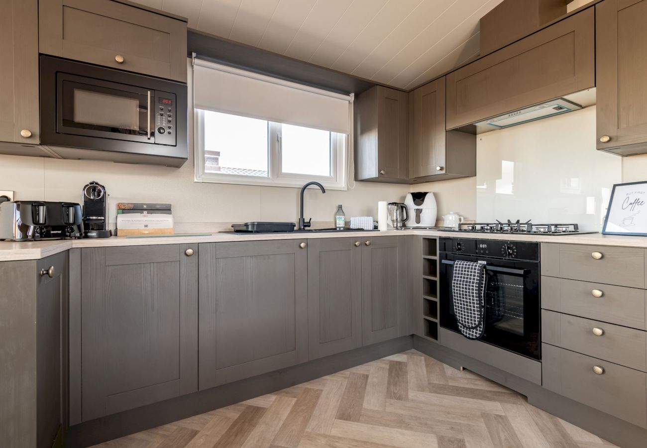 Mobile home in Cameron - Lodge No 133 | Hot Tub | Stewart's Resort Cameron