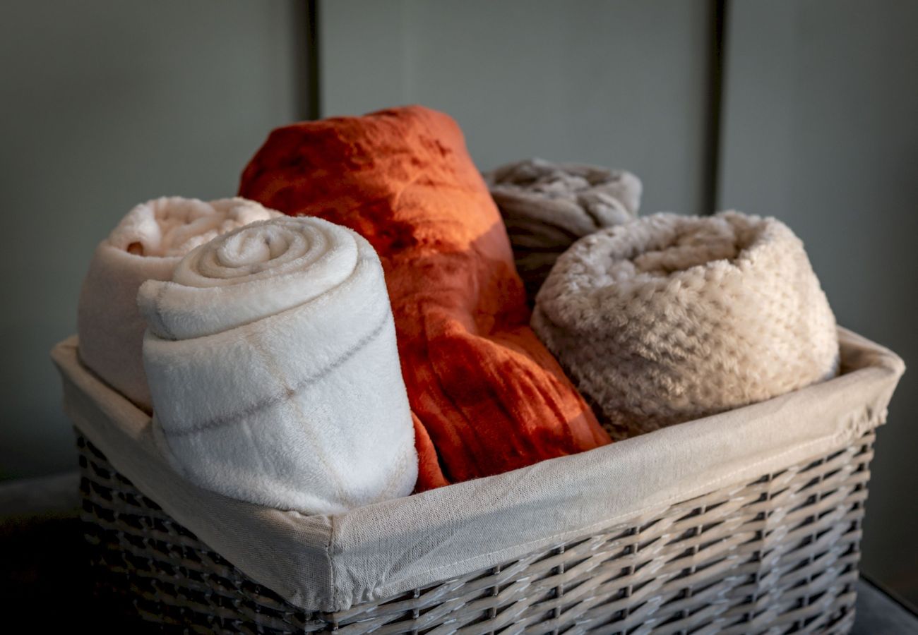 Mobile home in Cameron - Lodge No 133 | Hot Tub | Stewart's Resort Cameron