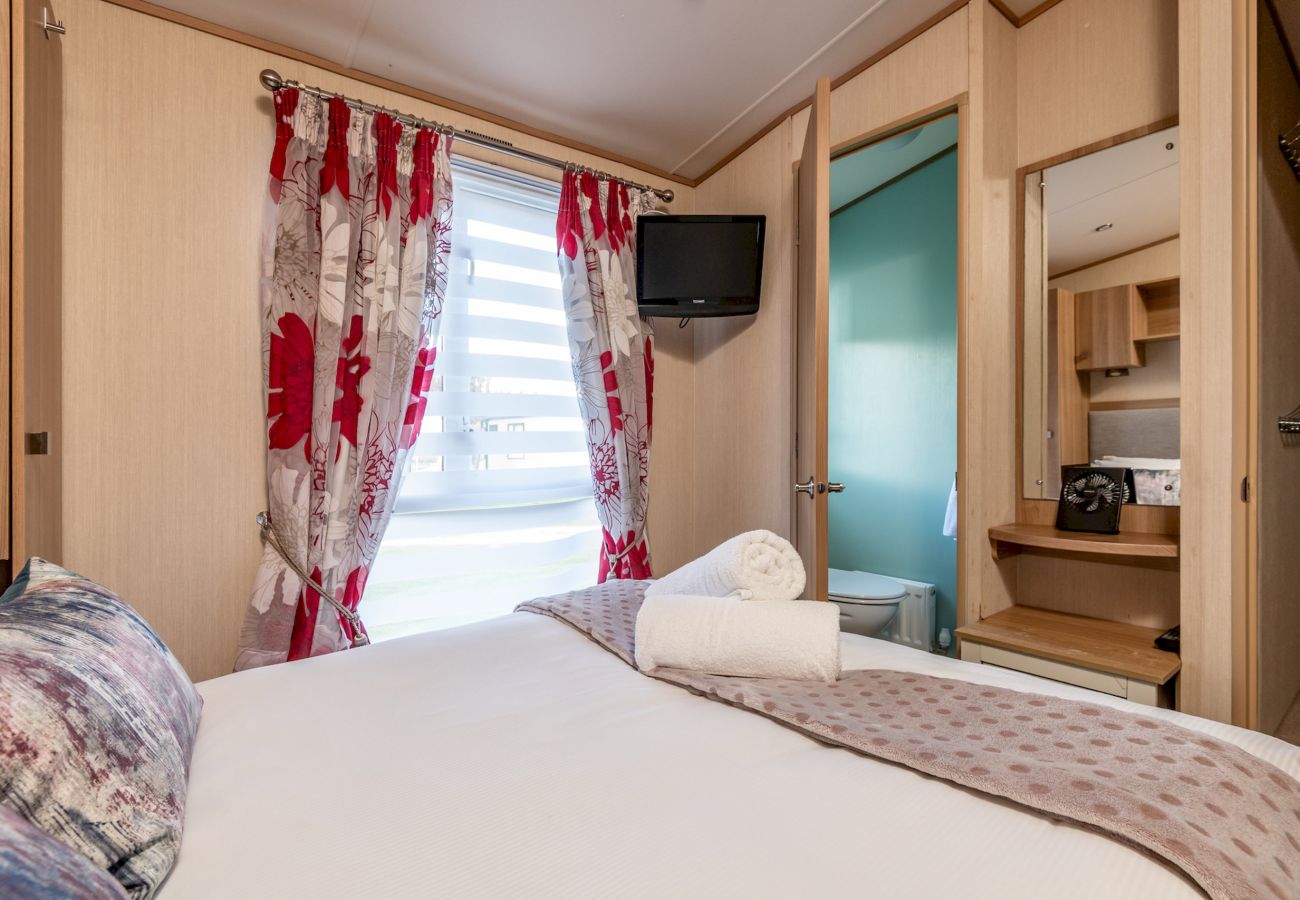 Mobile home in St Andrews - St Andrews Holiday Park | Harbour Reach (No 11)