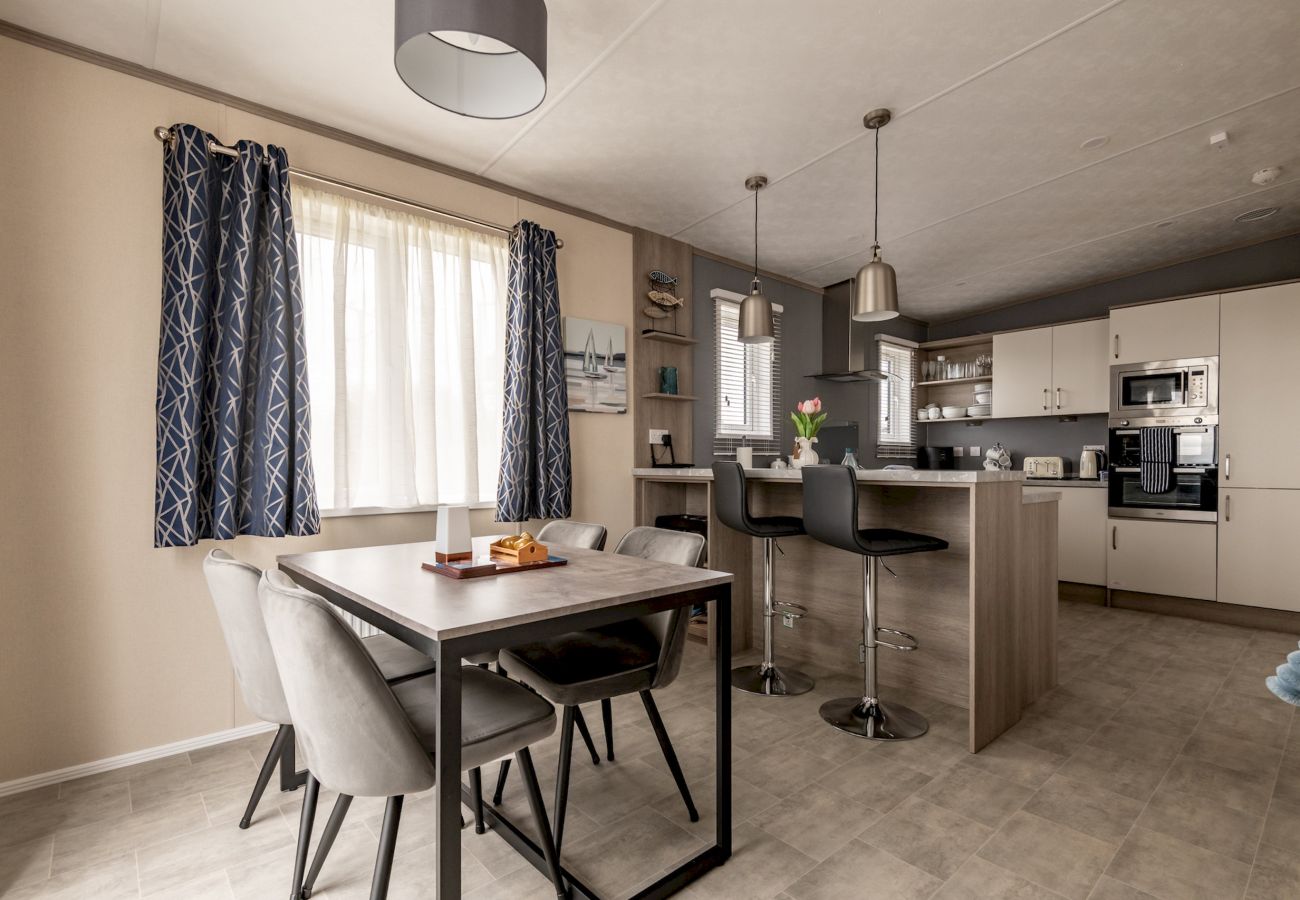 Mobile home in Cameron - Lodge No 138 | Stewarts Resort Cameron