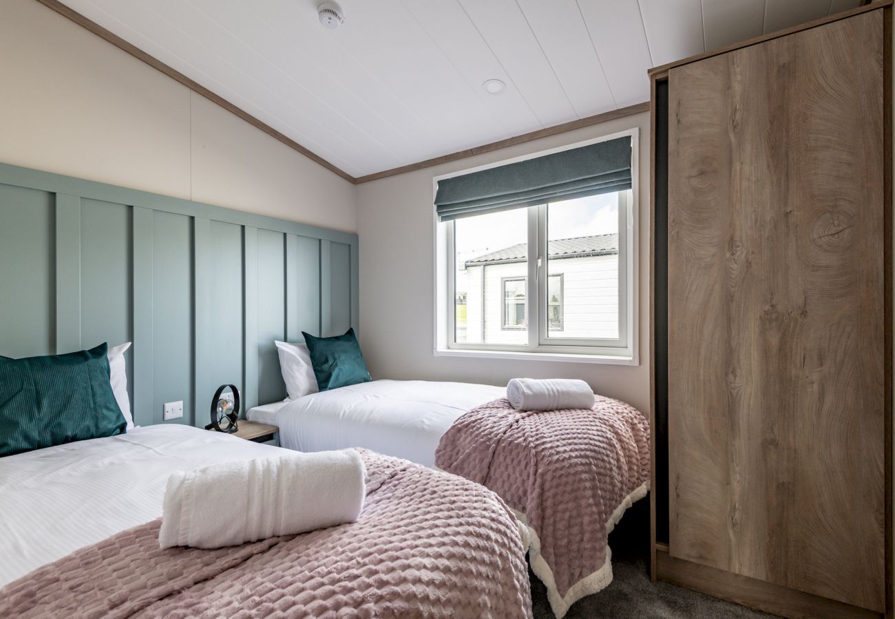 Mobile home in Cameron - Lodge No 173 | Stewart's Resort Cameron