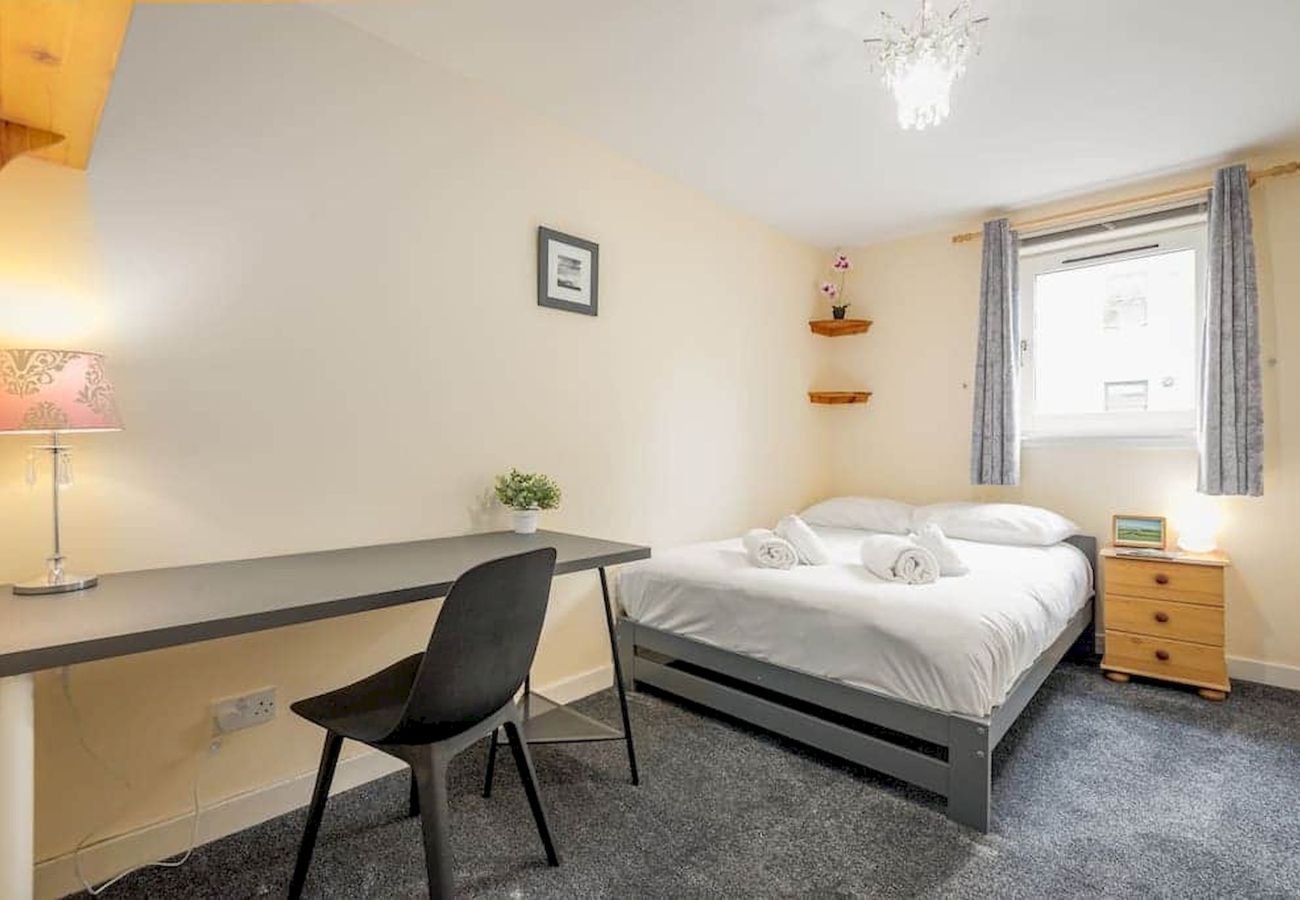 Apartamento en St Andrews - Eddie Court - Central 2 Bed Apartment - Parking