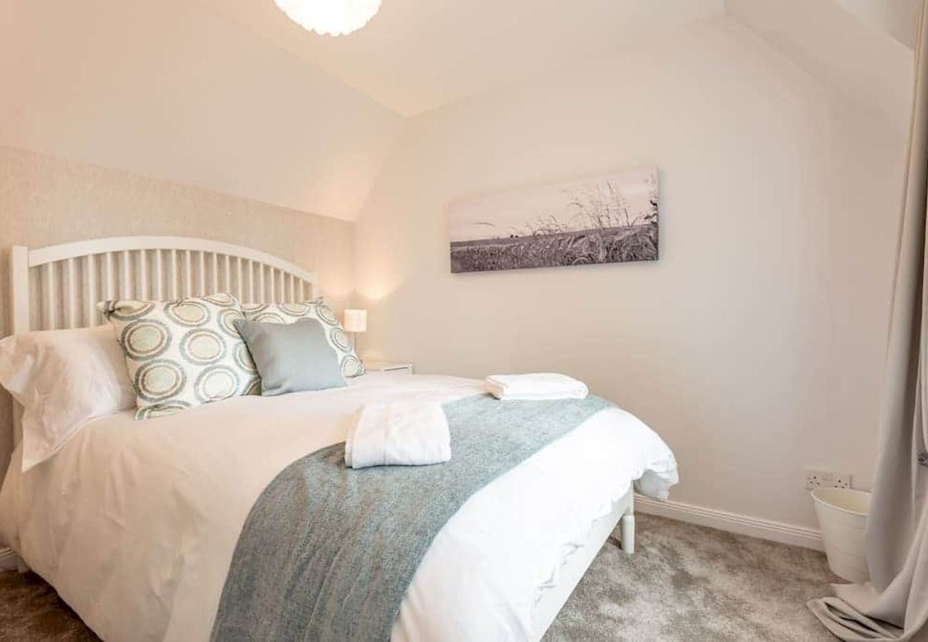 House in St Andrews - Abbey Villa | Central Boutique House with Parking