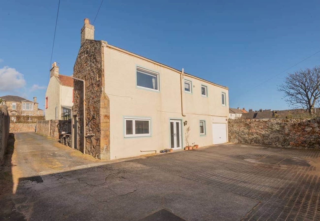 House in Elie - Stonesthrow Elie | 2 Mins to Beach | Free Parking