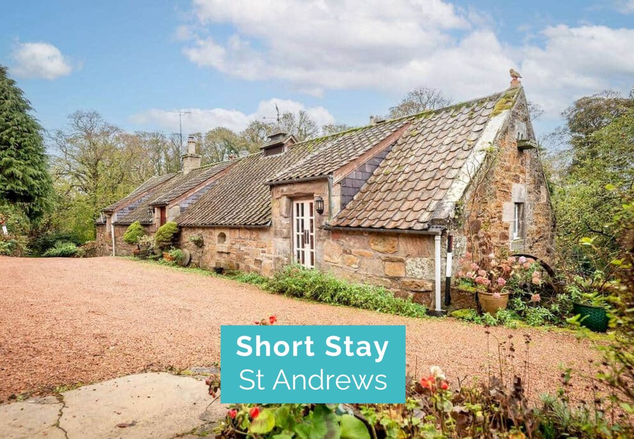 Cottage in St Andrews - Granary - Quaint & Cosy Cottage
